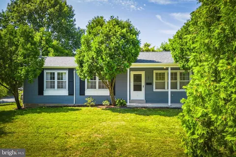 107 Young Ave, Coopersburg, PA 18036
