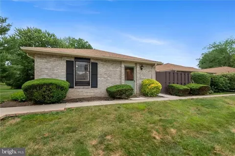 2871 Springhaven Pl, Macungie, PA 18062