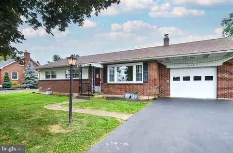 886 Hausman Rd, Allentown, PA 18104