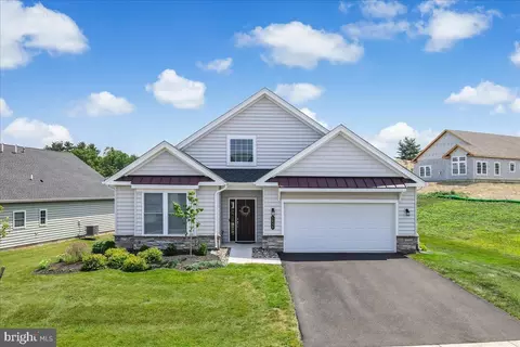 5646 Traditions Dr, Coopersburg, PA 18036