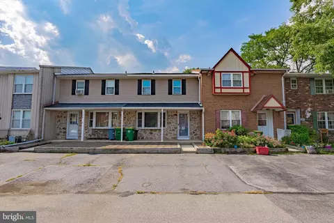 7595 Buttercup Rd, Macungie, PA 18062