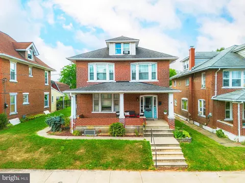 6 S 4th St, Coplay, PA 18037