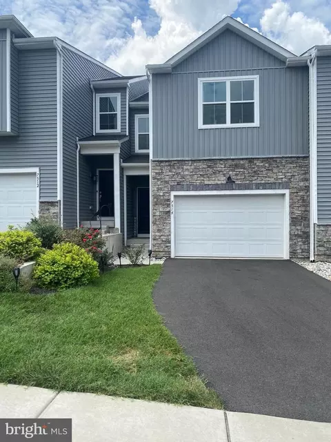 7514 Clayton Ave, Coopersburg, PA 18036