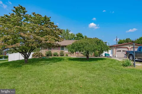 4157 Robert Rd, Emmaus, PA 18049