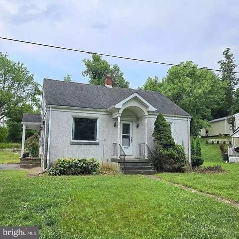 5794 Acorn Dr, Emmaus, PA 18049