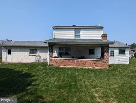 4508 Nile Dr, Whitehall, PA 18052