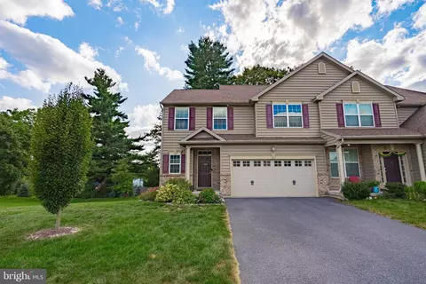 1050 Spring White Dr, Breinigsville, PA 18031