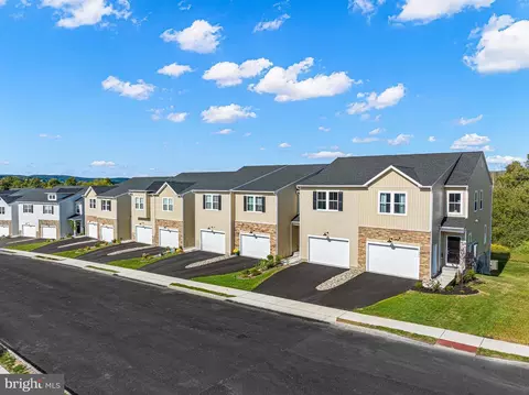 7687 Clayton Ave, Coopersburg, PA 18036