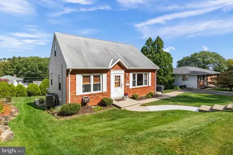 1371 Moravia St, Fountain Hill, PA 18015