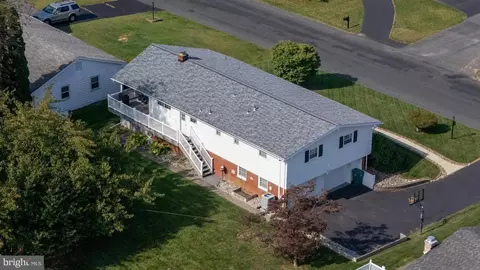6090 Shepherd Hills Ave, Allentown, PA 18106