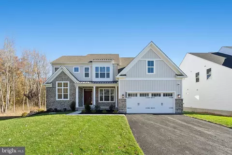 125 Ashford Dr, Coopersburg, PA 18036