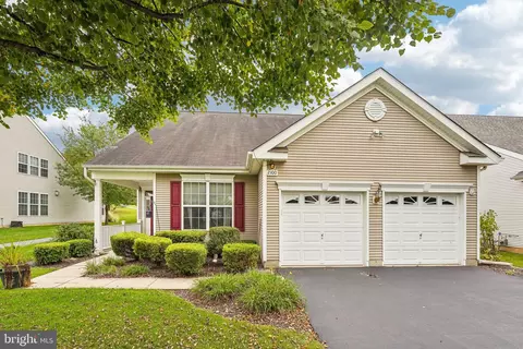 2100 Alexander Dr, Macungie, PA 18062