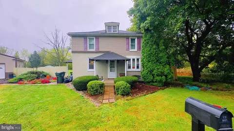 924 Mosser Rd, Breinigsville, PA 18031