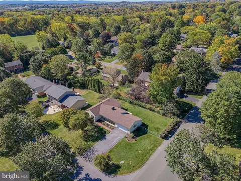 1426 Stoneridge Rd, Allentown, PA 18104