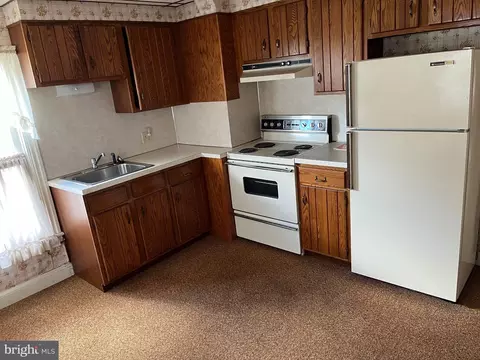 6056 Newside Rd, Slatington, PA 18080 photo 16