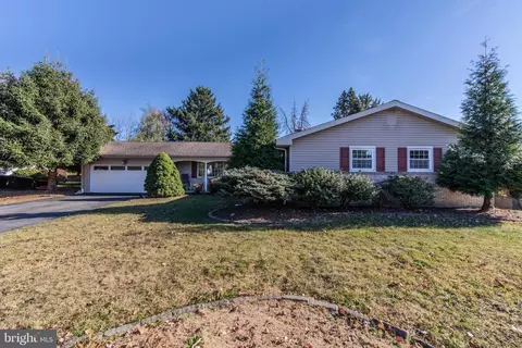 6020 Shepherd Hills Ave, Allentown, PA 18106