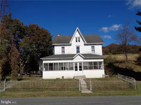 6975 6983 Country Spring Rd, New Tripoli, PA 18066