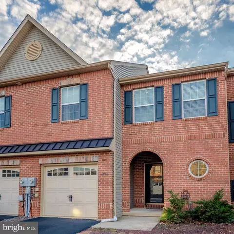 293 Milkweed Dr, Allentown, PA 18104