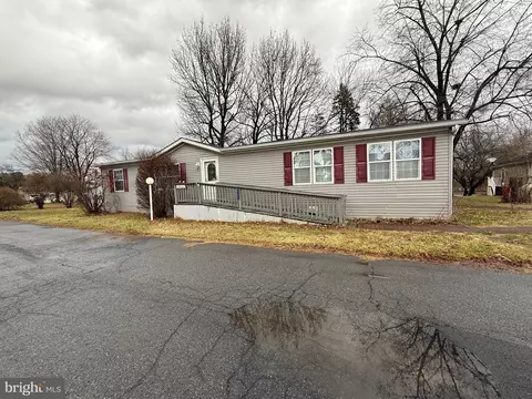 8731 Turkey Ridge Rd, Breinigsville, PA 18031