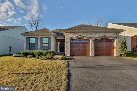 3655 Daylily Dr, Emmaus, PA 18049