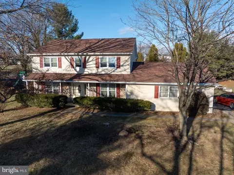1287 Country Club Rd, Allentown, PA 18106
