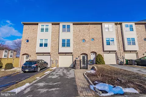 211 Ridgeview Dr, Alburtis, PA 18011