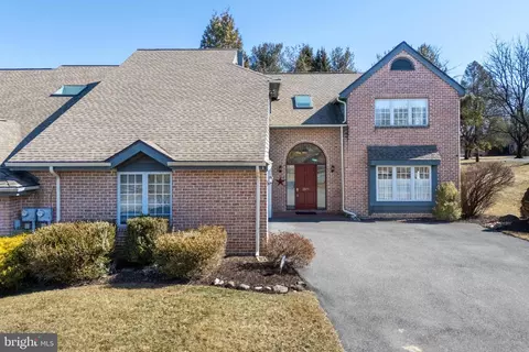 2979 Exeter Dr, Emmaus, PA 18049