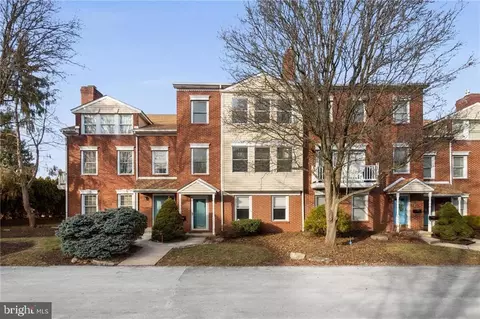 2335 Fox Meadow Dr, Allentown, PA 18104