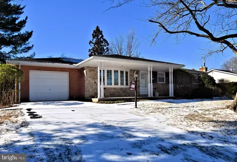 1418 Chippewa Dr, Allentown, PA 18104