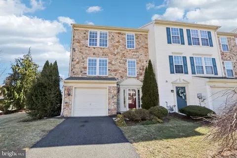 4102 Huckleberry Dr, Center Valley, PA 18034