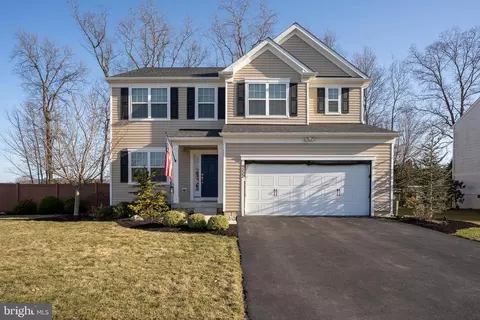 9222 Windy Bush Ln, Breinigsville, PA 18031