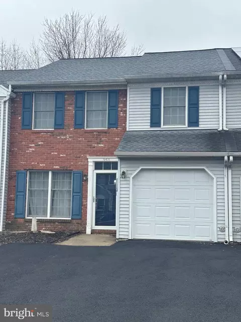 350 Village Walk Dr, Macungie, PA 18062