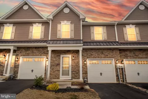 1423 Black Forest Dr, Allentown, PA 18104