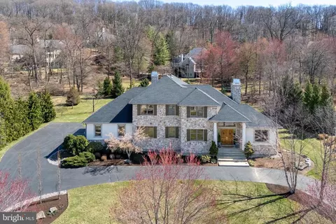 2230 Augusta Dr, Center Valley, PA 18034