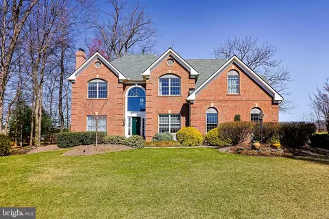 5109 Elmhurst Dr, Schnecksville, PA 18078
