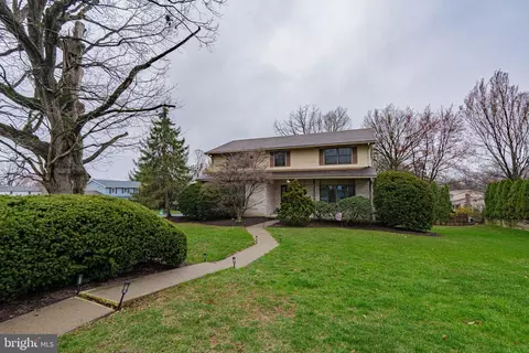 1520 Coventry Rd, Allentown, PA 18104
