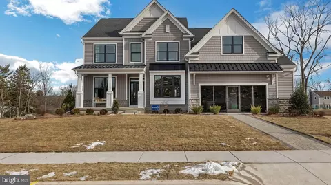 150 Ashford Dr, Coopersburg, PA 18036