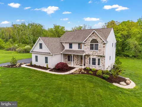 5080 Stansfield Dr, Zionsville, PA 18092