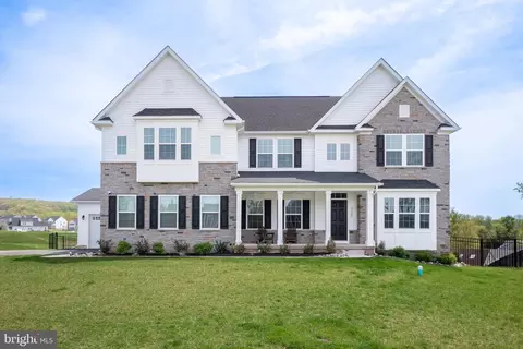 3120 Hawk Valley Ct, Center Valley, PA 18034