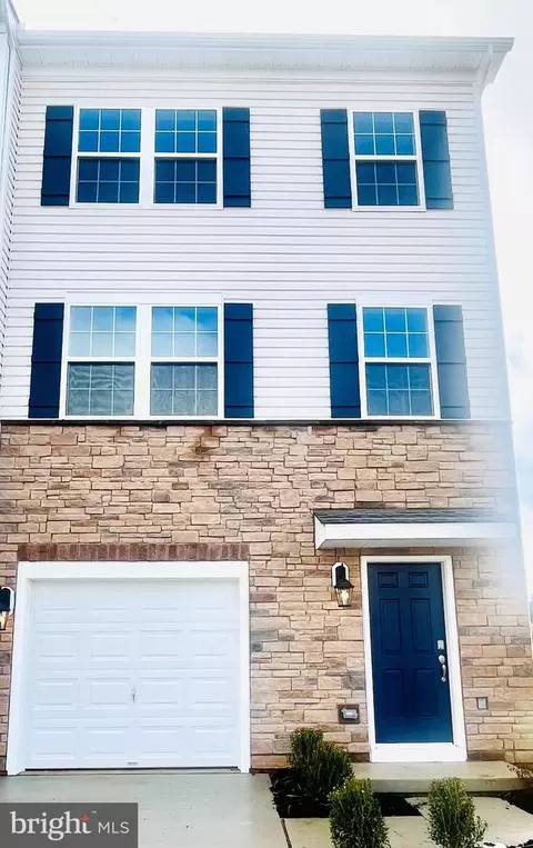 8332 Alexander Ct, Breinigsville, PA 18031