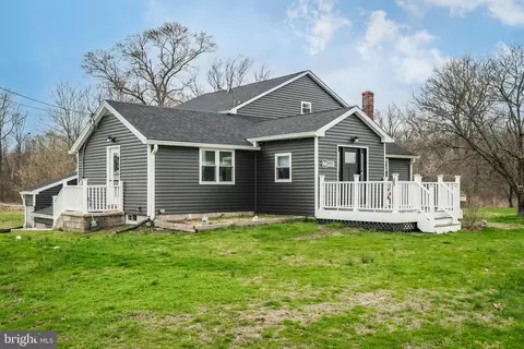 7056 Behler Rd, New Tripoli, PA 18066