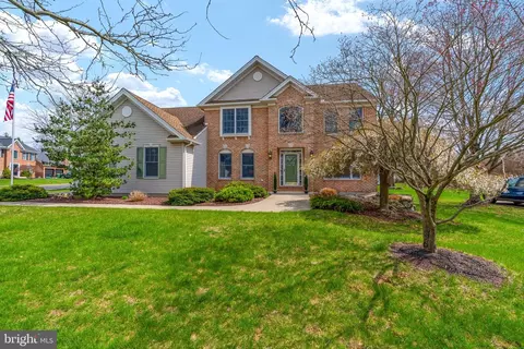 2048 Peppermint Dr, Macungie, PA 18062