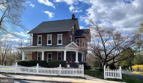 260 Locust St, Coopersburg, PA 18036