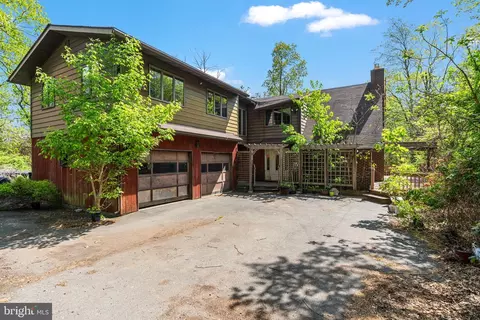 6601 Crown Ln, Zionsville, PA 18092