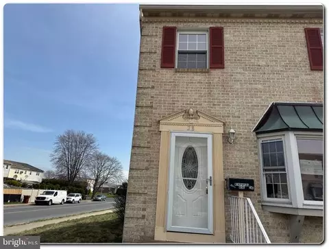 28 Lincoln Pl, Whitehall, PA 18052