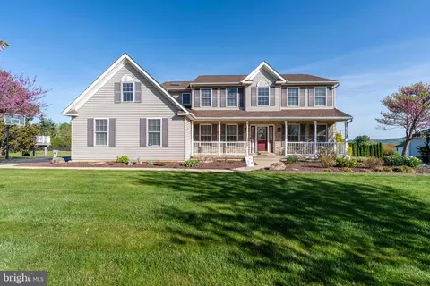 5364 Covenant Ct, Allentown, PA 18106
