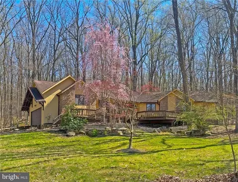 2330 Wood Ln, Allentown, PA 18103