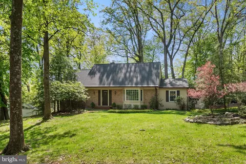 3694 Hawthorne Dr, Center Valley, PA 18034