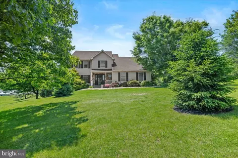 4127 Ford Dr, Emmaus, PA 18049