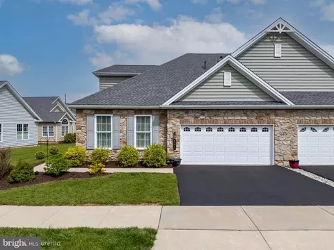 4371 Founders Dr, Center Valley, PA 18034